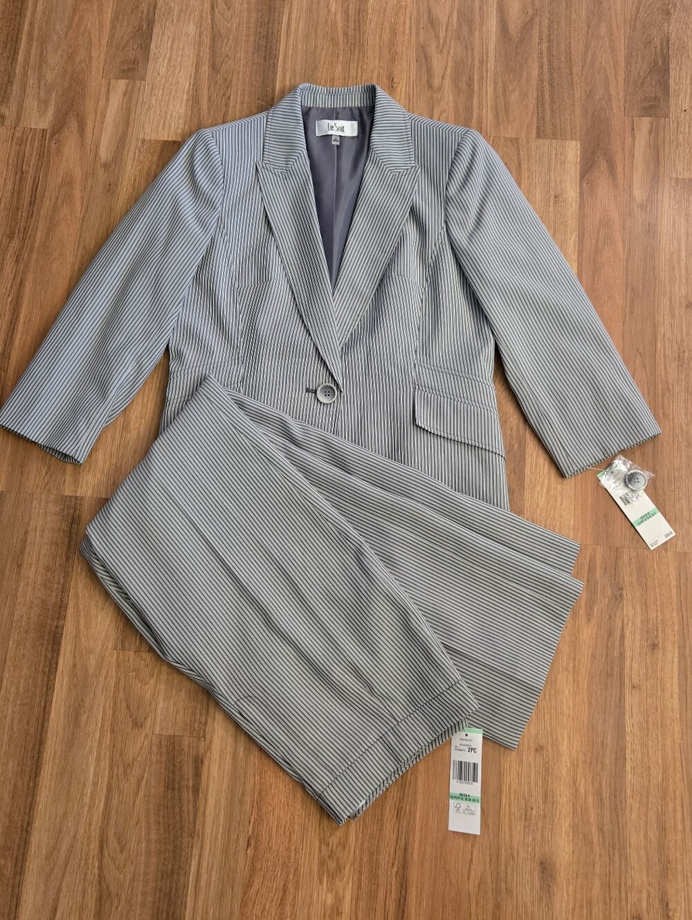 NWT Le Suit 2-piece business pant suit black white pinstriped one button blazer